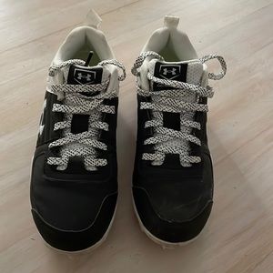 COPY - Girls softball cleats size 1Y